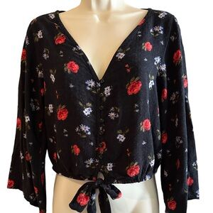 American Eagle black floral, long sleeve, V neck shirt size S